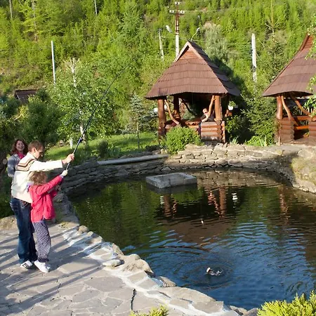 Smerekovyi Dvir Szarvasháza