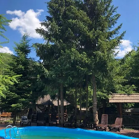 Smerekovyi Dvir * Zhdeniievo