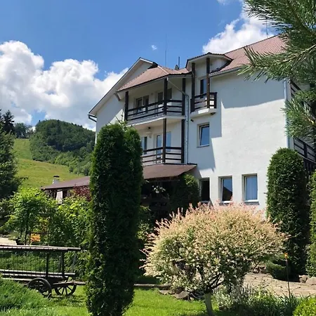 Inn Smerekovyi Dvir Zhdeniievo