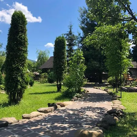 Smerekovyi Dvir Inn *