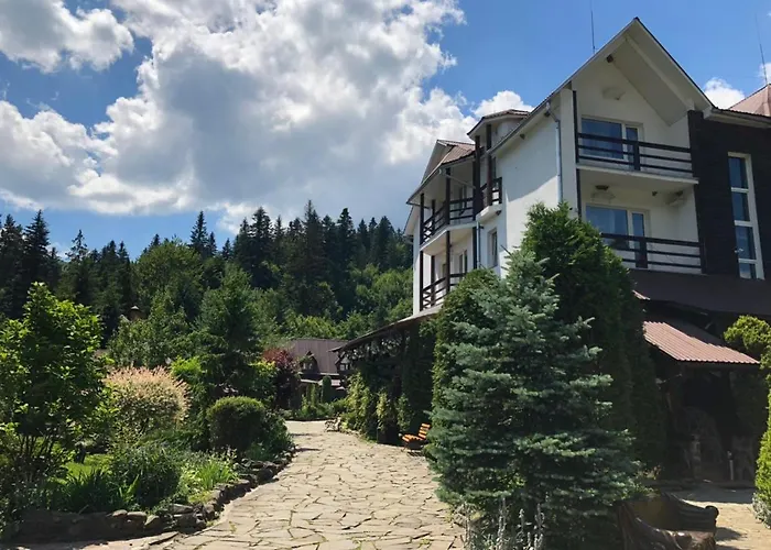 Han/Misafirhane Smerekovyi Dvir *