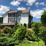 Inn Smerekovyi Dvir