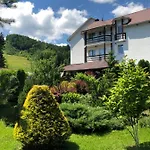 Smerekovyi Dvir Zhdeniievo