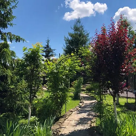 Smerekovyi Dvir Inn