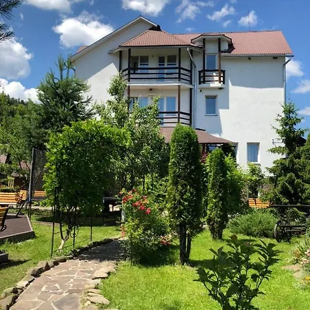 Smerekovyi Dvir * Zhdeniievo
