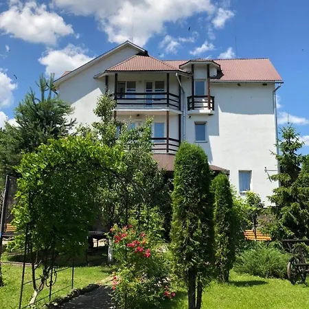 Smerekovyi Dvir