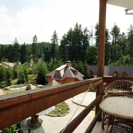 Smerekovyi Dvir Inn