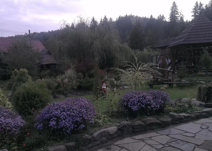 Smerekovyi Dvir